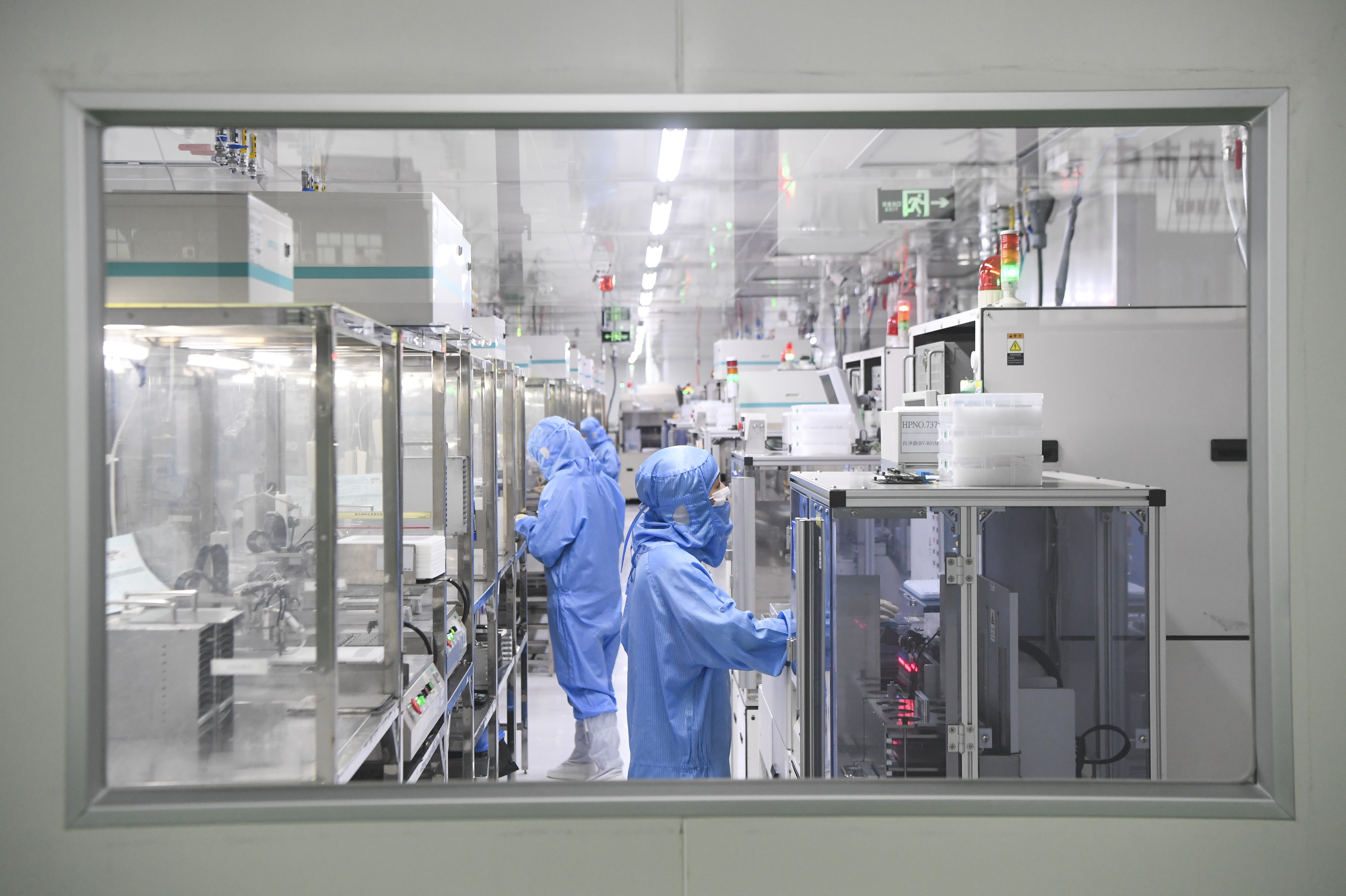 重庆高新区多措并举助力企业共渡难关